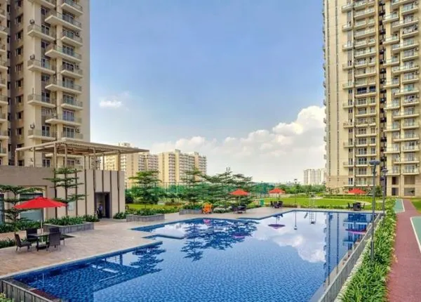 HCBS Twin Horizon at Sector 102,
 Flats For Sale
